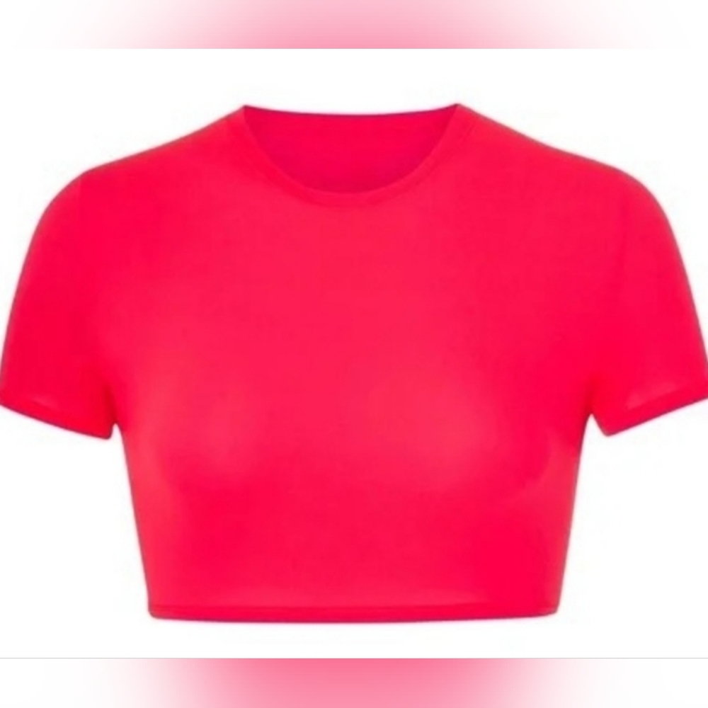 Skims fits everybody crop shirt